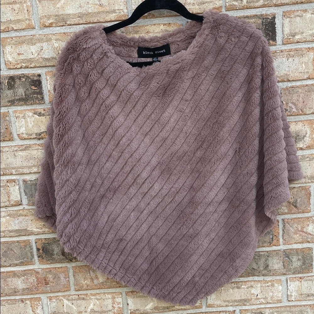 Black Rivet Textured Mauve Poncho